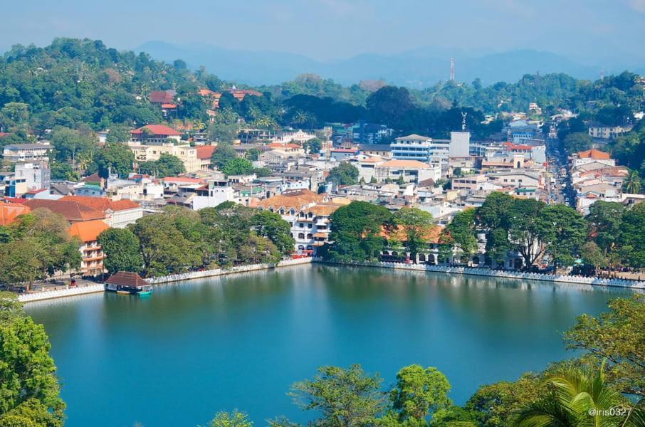 Golden Villa Kandy - "Free Pickup From Kandy " 外观 照片