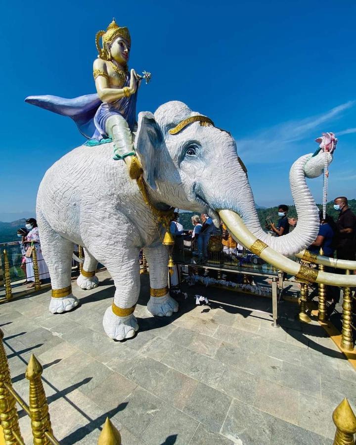 Golden Villa Kandy - "Free Pickup From Kandy " 外观 照片