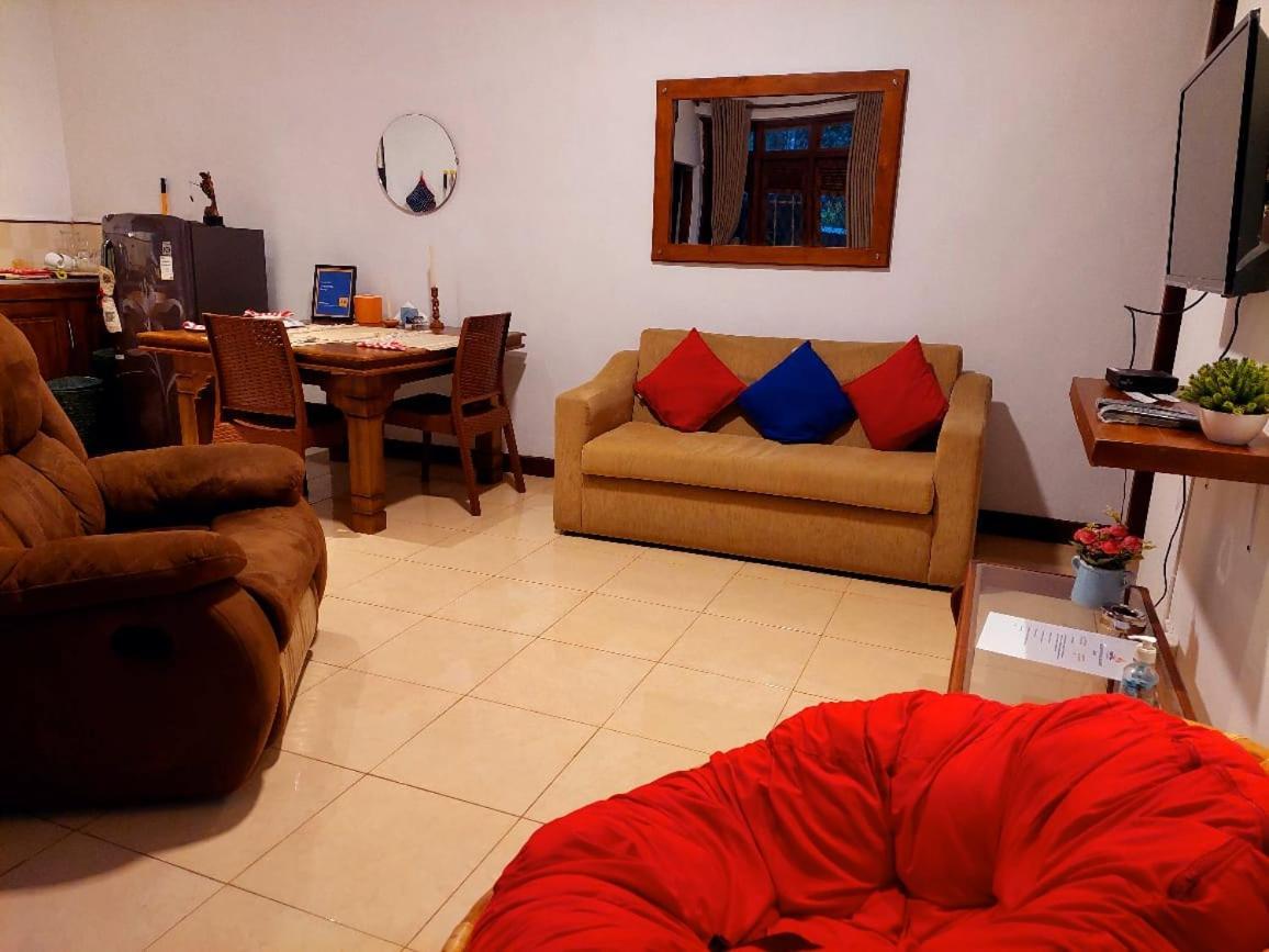 Golden Villa Kandy - "Free Pickup From Kandy " 外观 照片